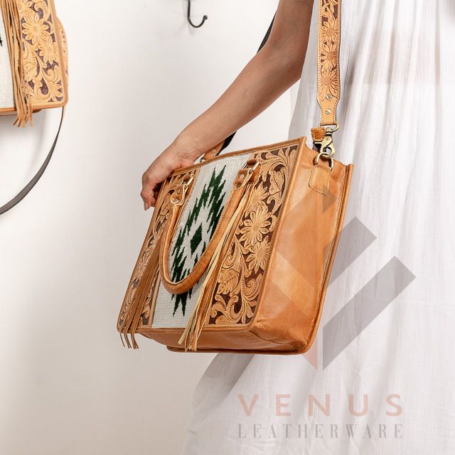 VENUS (10)