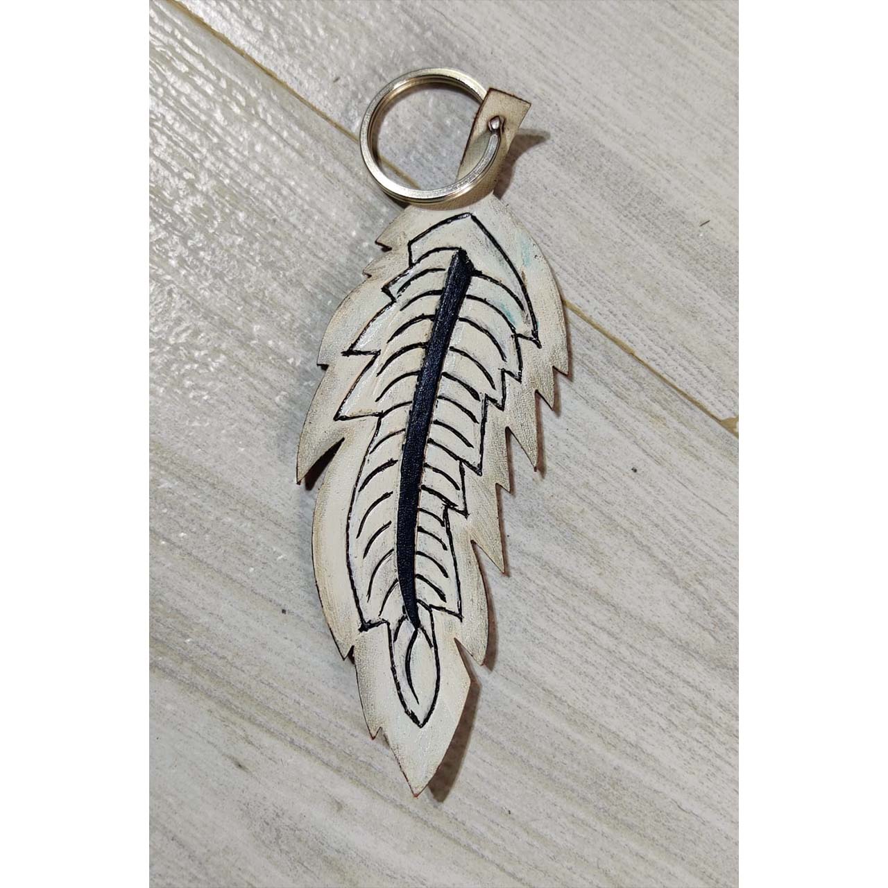 1010-1.jpg Leaf Keychain - Image 1