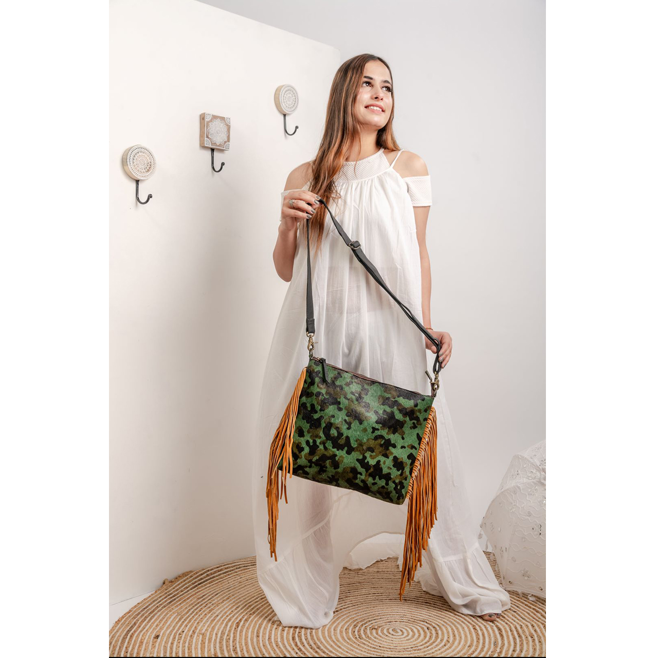 19053-1.jpg Cowhide Fringe Bag - Image 1